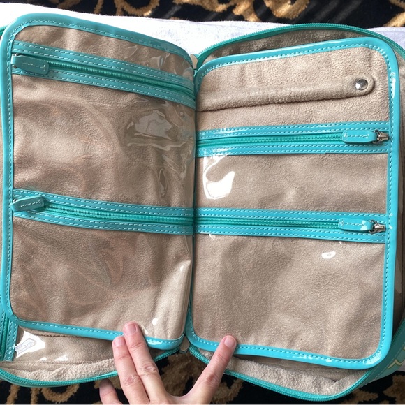 Stella & Dot travel toiletry/ jewelry tote - Picture 4 of 5